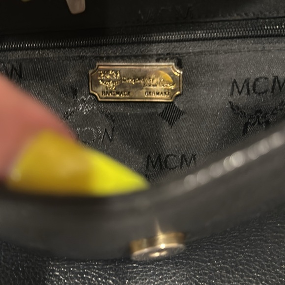 MCM authentic sling bag made in Germany in EUC minor tarnish ON gold metal - Picture 4 of 11